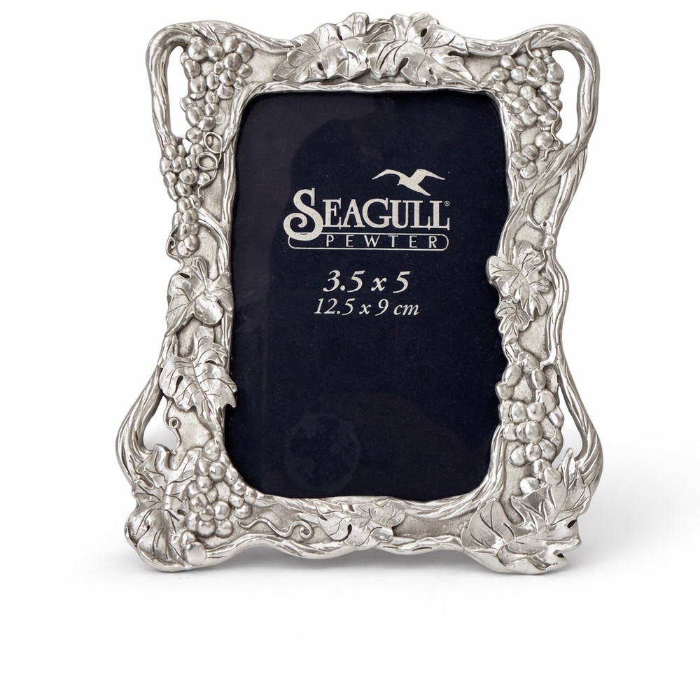 Seagull Pewter 3.5x5 Photo Frame Grape Leaf Motif Vintage Made in Canada